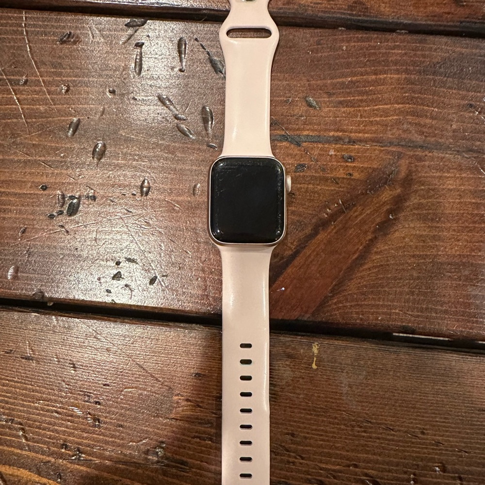 Apple Pink Smartwatch with Sleek Design